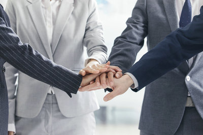 本科有學(xué)位報考中國醫(yī)科大學(xué)在職研究生需滿足什么條件？